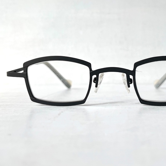 Vintage 40-28-145 Quirky WIDE Bridge Metal Lightweight Matte Black - Picture 1 of 16